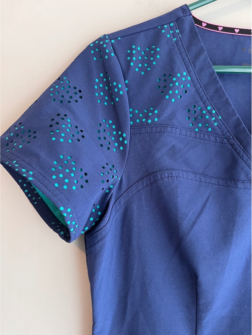 Women’s Heart and Soul Blue Nursing Scrub Top Small - Picture 2 of 8